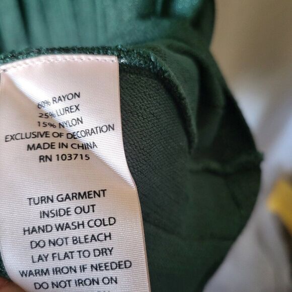 Elegant Green Knit Dress - Picture 11 of 11